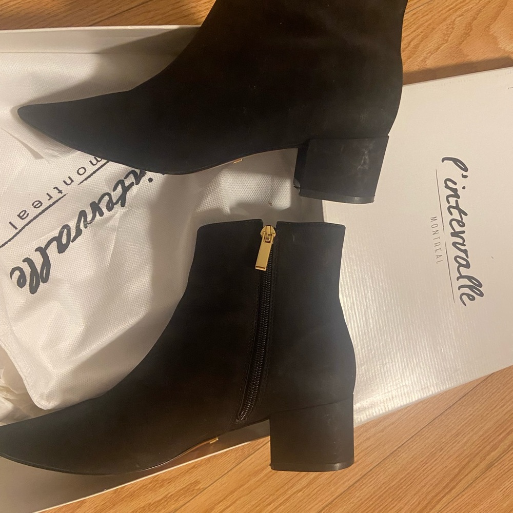 L'INTERVALLE Rome Ankle Booties